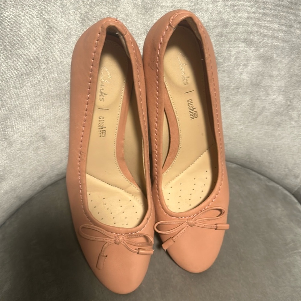 Clark’s light pink plus cushion size37 very comfortable